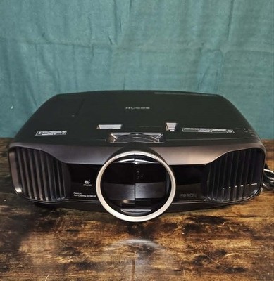 EPSON - HIGH END LCD PROJECTOR - POWERLITE PRO CINEMA 6030UB - Model H587A
