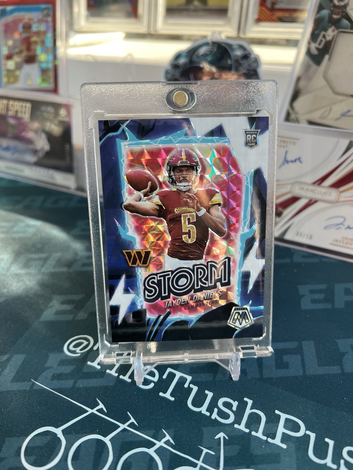 2024 Panini Mosaic Jayden Daniels Storm White Prizm /25 (RC) (Jersey match)