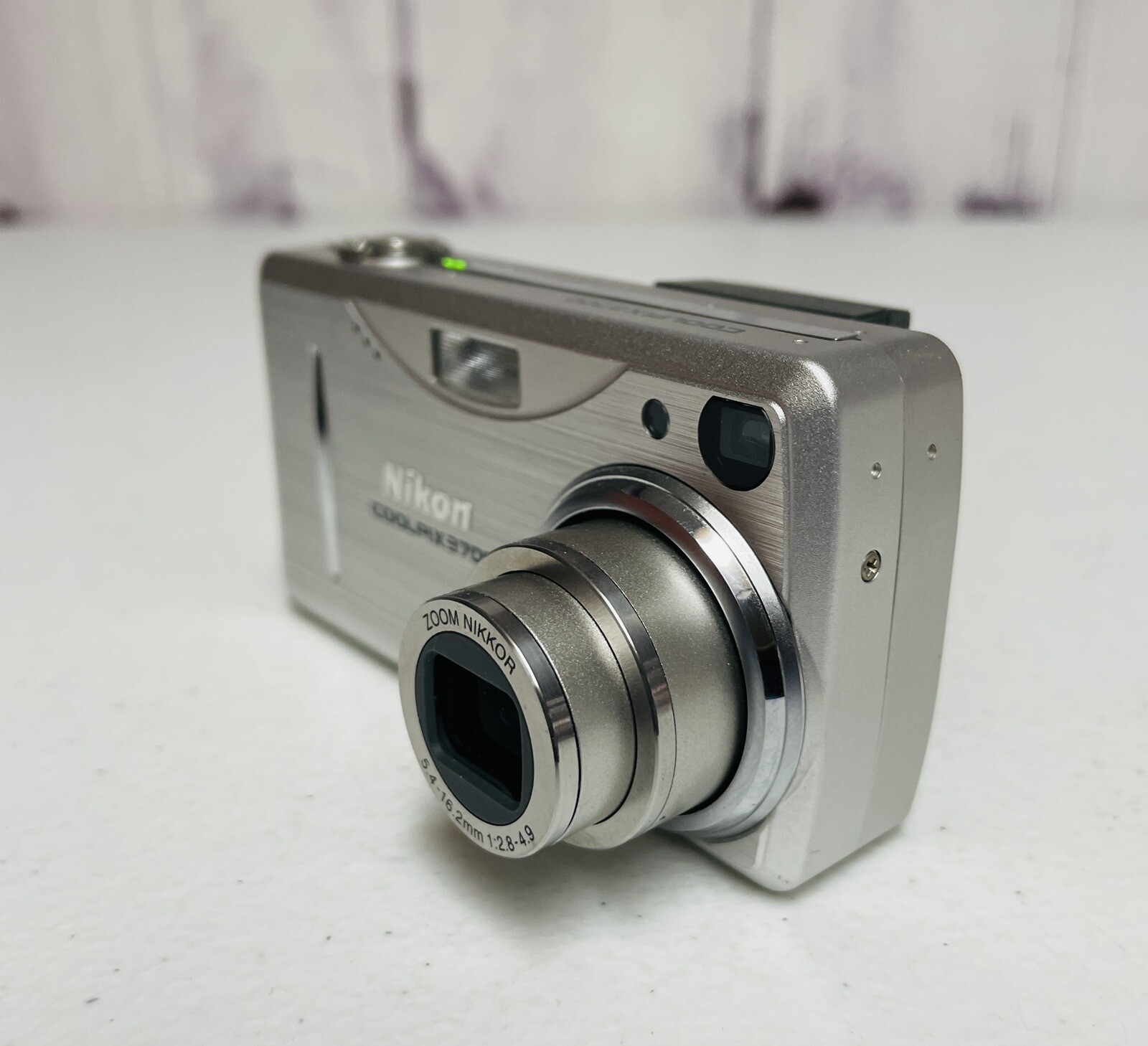 Nikon COOLPIX 3700 Digital Camera With Charger & Batteries Silver