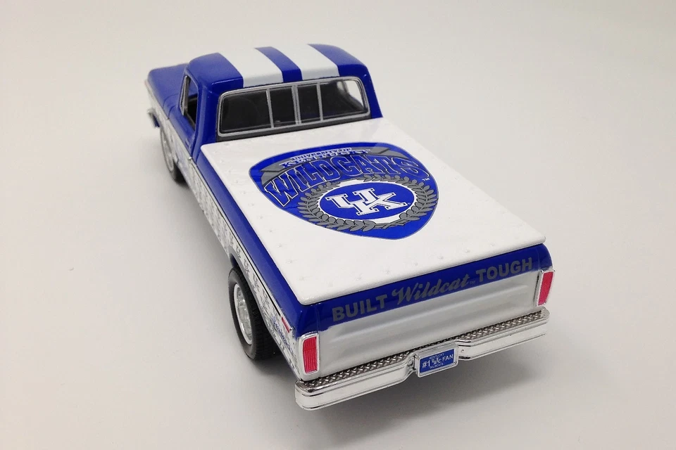 UK Kentucky Wildcats 1979 Ford Pickup 1:25 Scale Diecast Bank Ltd Edition of 300 - Image 3 of 4
