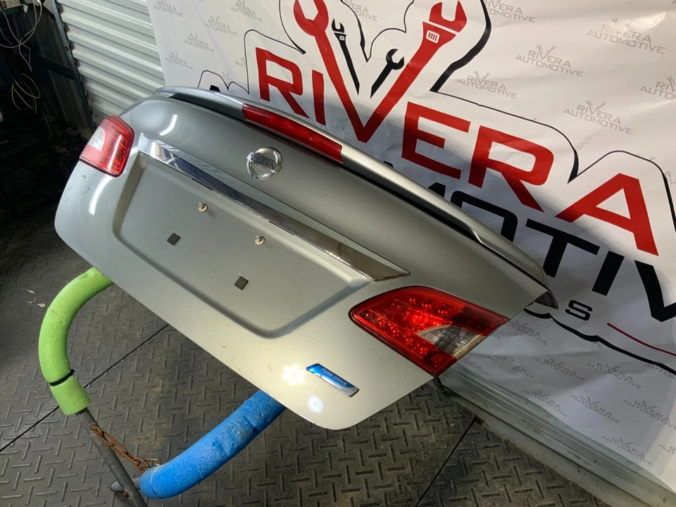 2013 2014 2015 2016 2017 NISSAN SENTRA TRUNK LID COMPLETE OEM Foto 2 de 4