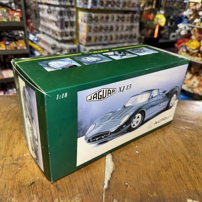 Vintage AutoArt 73541 British Racing Green Jaguar XJ 13 Diecast