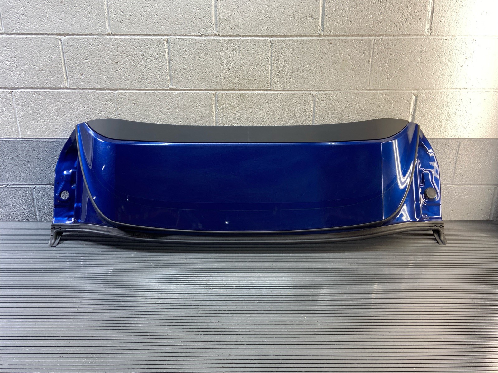 2018-2020 Ferrari Portofino Tonneau Cover Lid Top Blue 70 OEM *NOTE*