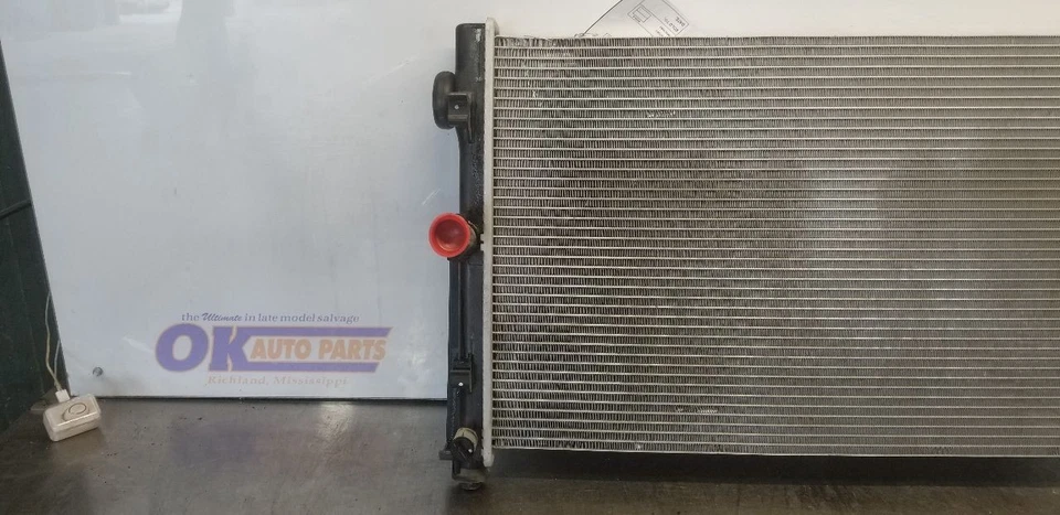 06 PONTIAC GTO 6.0L LS2 MT RADIATOR ASSEMBLY - Изображение 2 из 4
