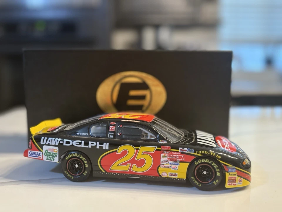 Jerry Nadeau#25 UAW / Delphi2001 Monte Carlo Elite1 of 720400618 — 第 2/4 张图片