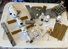 U.S. Space Exploration Playset w/Plastic Figures