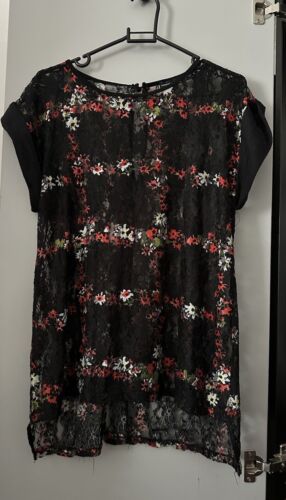 Ladies Size 10 Eur 38 Top Lace Floral Primark Top Red Flowers on Black Lace - Picture 1 of 8