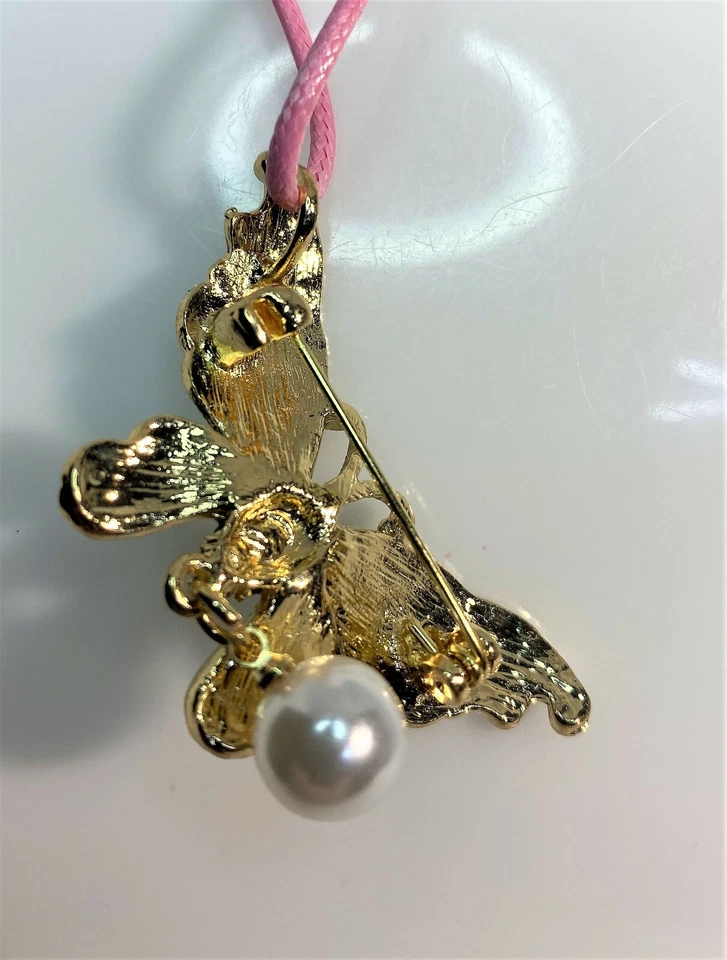 BETSEY JOHNSON MARIPOSA COLGANTE/ALFILER CREMA Y VERDE ESMALTE CRISTALES Y IMITACIÓN PERLA Foto 3 de 3