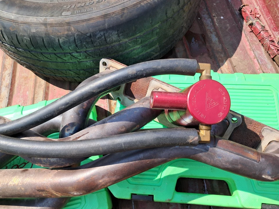 Lata de captura de palanquilla ROJA se adapta a MOPAR 5.7 6.4 HEMI tecnología de montaje de guardabarros 392 Foto 3 de 3