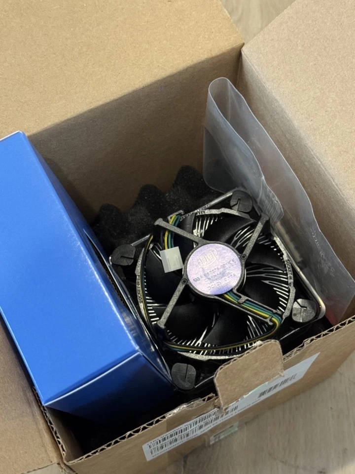 INTEL XEON E3-1220 V5 SR2CQ 3.0GHZ+ 8MB L3 4-CORE LGA1151 WITH FAN - Image 2 of 3