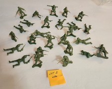 Vintage Lot of 26 Green Plastic Army Man World War Military Men Soldiers Lot B