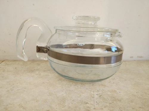 PYREX Vintage Clear Glass Tea / Coffee Pot Vintage Made in USA 6 Cup 8446-B