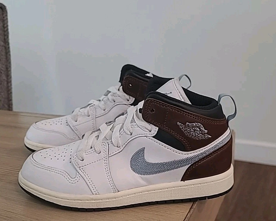 Air Jordan 1 Mid SE White Blue Grey Black Sail FQ8220-142 Size 2Y - Image 4 of 4