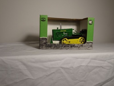 1/16 John Deere MC Green Crawler With Blade, Rubber Tracks