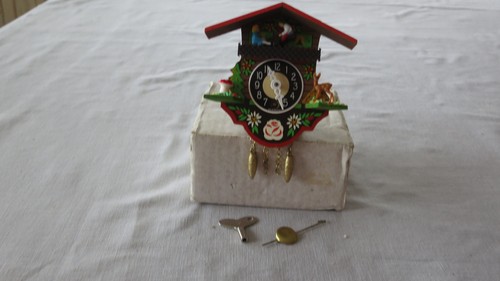 Vintage Miniature German Wind Up Cuckoo Clock With Boy and Girl on Teeter Totter - Afbeelding 1 van 10