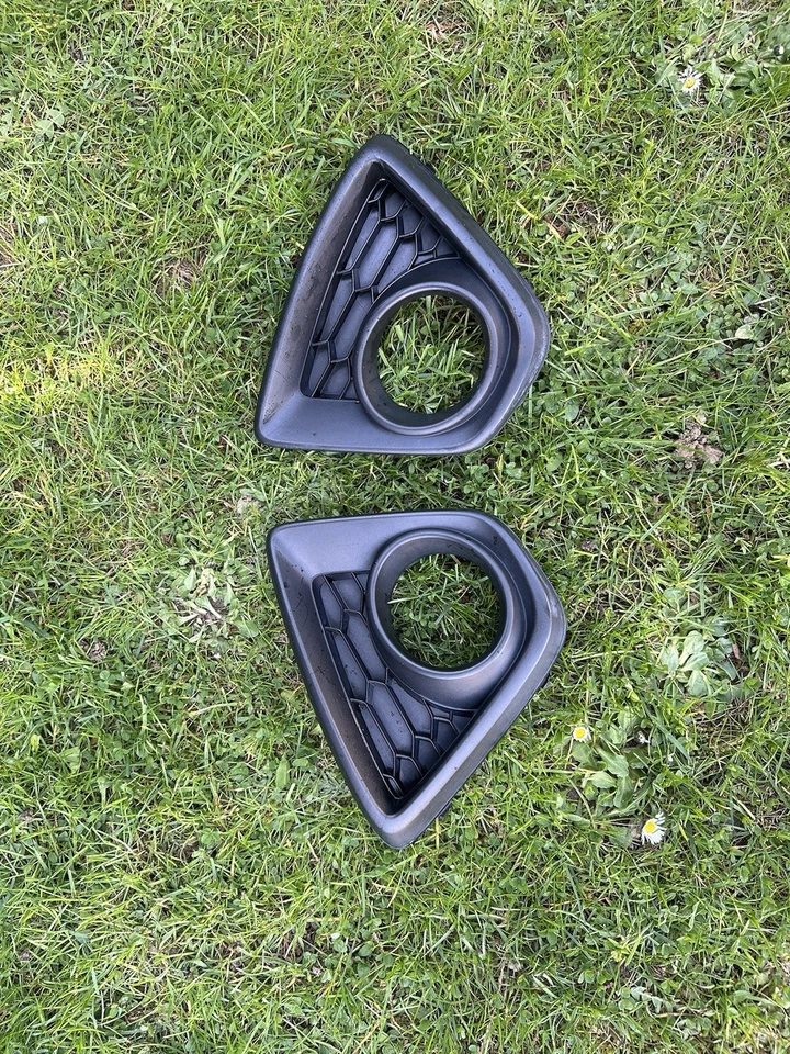 Nebelscheinwerfer-Blenden / Stoßstangengitter Mazda CX-5 2012 (links + rechts) - Bild 1 von 1