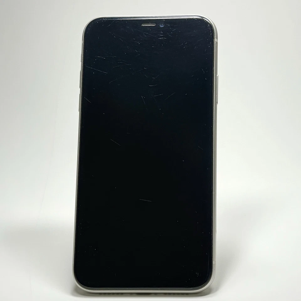 Unlocked Apple iPhone 11 64GB White | MWLT2HN/A | bad back/Battery - Image 2 of 4