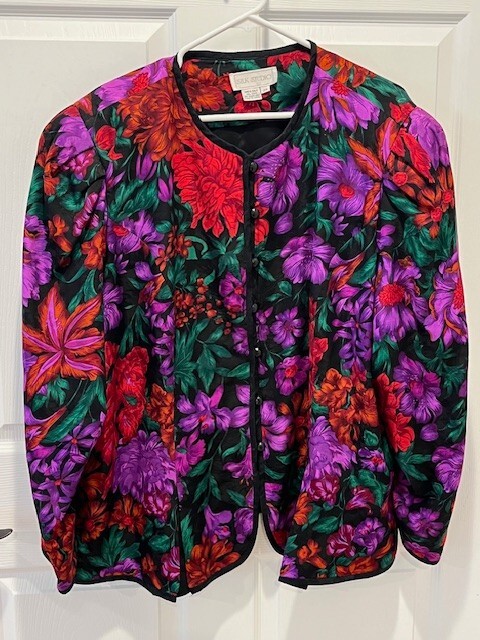 PLUS SIZE WOMEN'S RARE VINTAGE 100percent SILK JACKET/BLOUSE