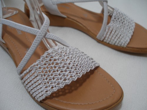 Montego Bay Women's Sandals Flat Shoes Size 9 White Woven Pre-Owned - Picture 2 of 10