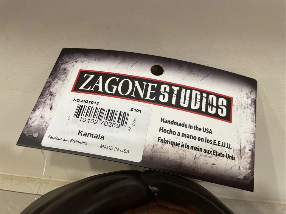 Máscara “Kamala” hecha a mano para adultos Zagone Studios Foto 3 de 3