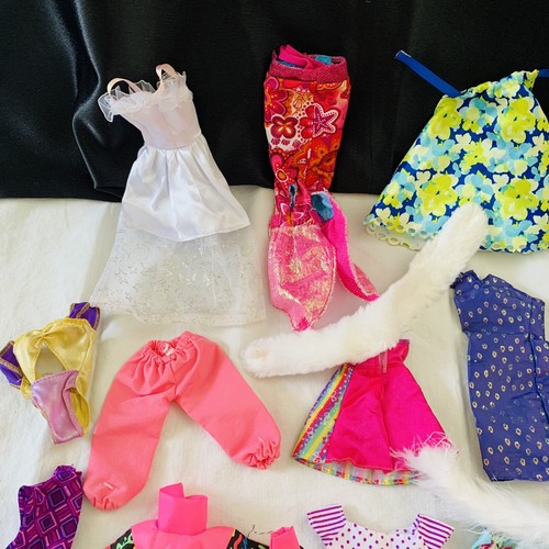 Lotto vestiti Barbie & Friends vintage anni 80 90 contemporanei fabbrica di cloni moda - Foto 2 di 13