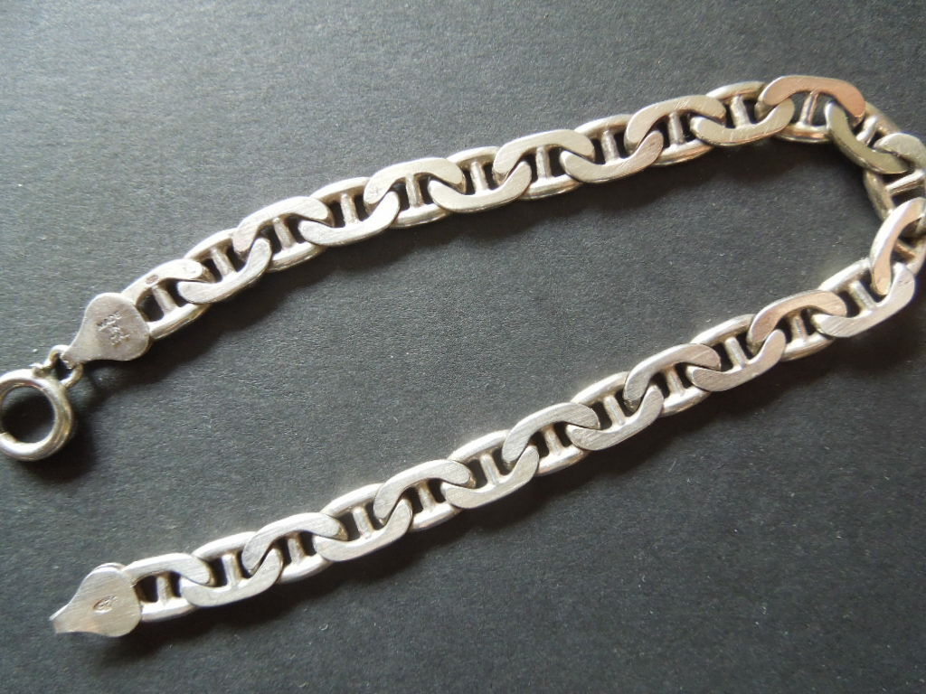 J2038 VTG SOLID ITALY 925 SILVER BRACELET LENGTH 20 CM J2038 VTG SOLID ITALY 925 SILVER BRACELET LENGTH 20 CM
