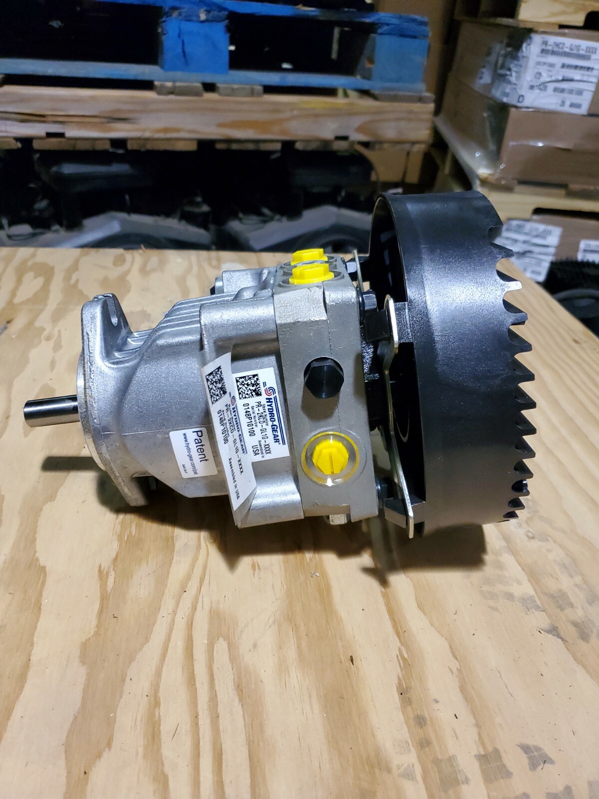 OEM HydroGear 506120401, PR2KCDGL1GXXXX Right Pump 16cc Husqvarna