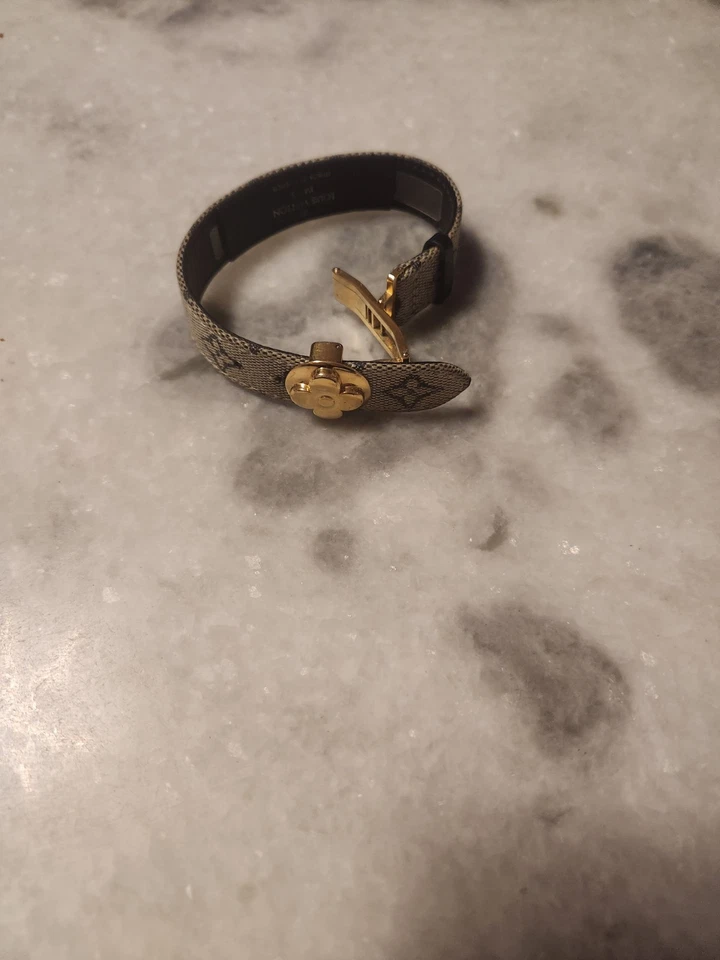 Louis Vuitton Monogram Mini Good Luck Armband Armreif Rot Gold Blume Original