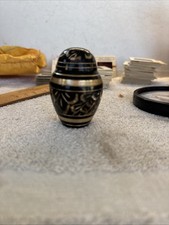 EXTRA SMALL BLACK  GOLD CRESCENT MEMORIAL ETCHED METAL SMALL PET ANIMAL URN