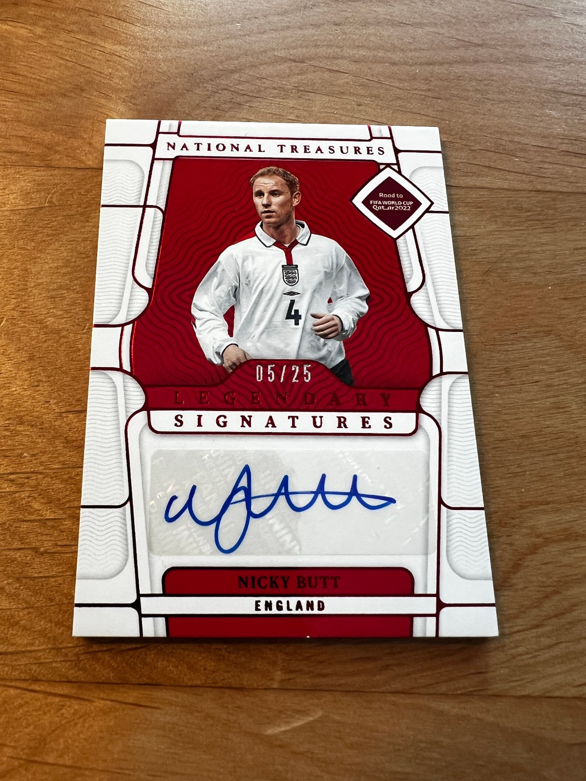 Nicky Butt 2022 Panini National Treasures FIFA Cup Legendary Auto /25 ENGLAND view 3