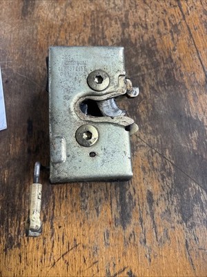 Audi 100 200 5000 C3 1988 Vorne links Türschloss vorne 443837015G