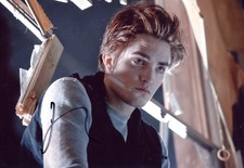 ACTOR Robert Pattinson autograph, IP signed photo