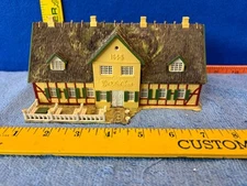 Heljan Old Inn City Town Railroad HO Scale Building