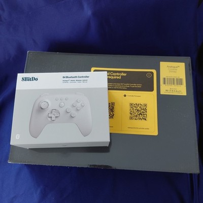 NEW- Analogue 3D (white) factory sealed + 8BitDo Controller