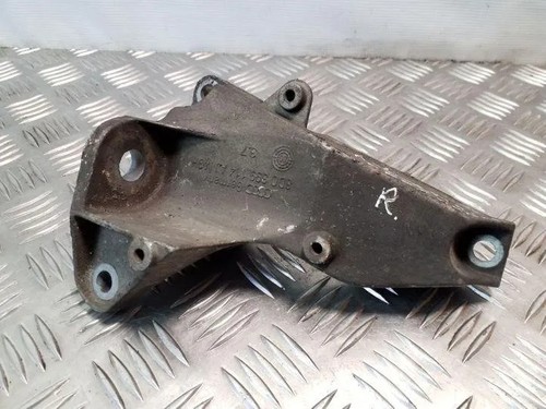 AUDI A6 Avant 4B5, C5 Getriebehalter 8D0399114AJ 2.50 Diesel 132kw 25131658