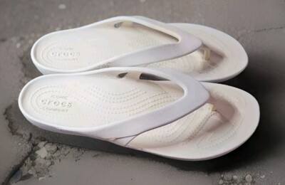 CROCS KADEE II Flip Flops Shower Pool White Thongs Sandals Women Sz 9   A31