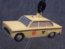 Friends NEW * Phoebe's Taxi Clip - Chase * Blind Bag Series 6 Key Chain Monogram