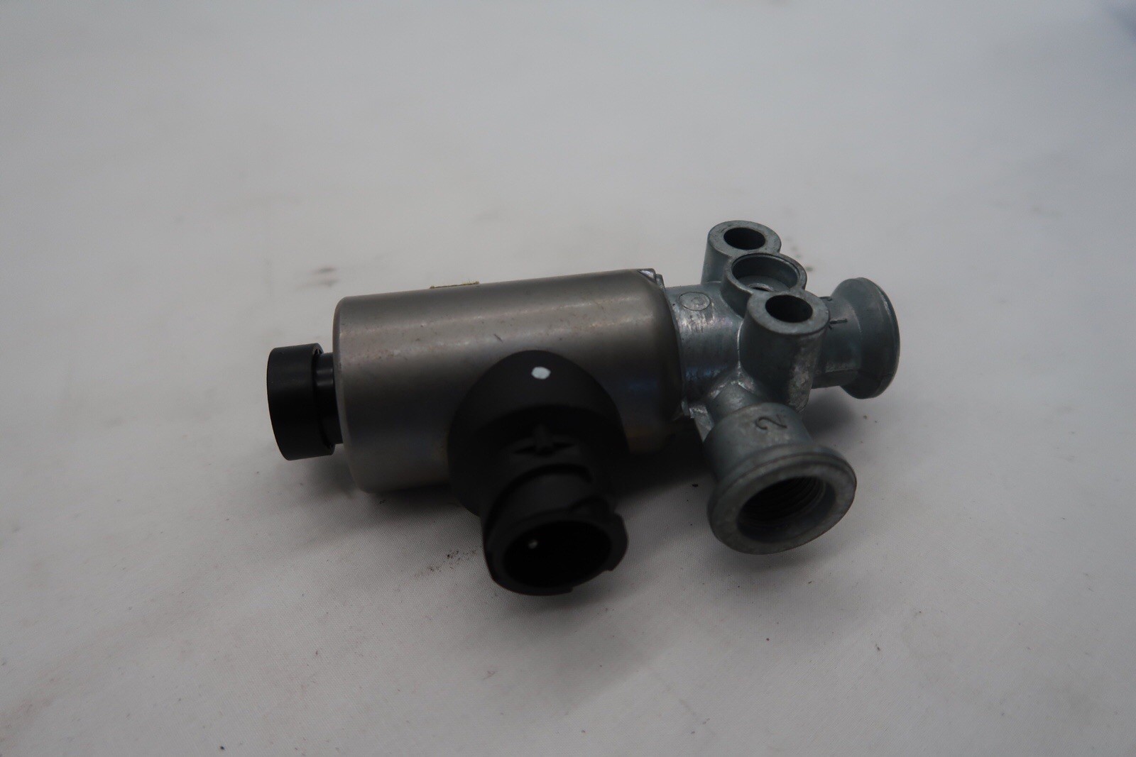 SOLENOID VALVE FOR MERCEDES-BENZ OM926.913/917/937/934/924/921 7.2L - 4720726390