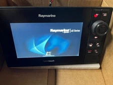 Raymarine eS78 HybridTouch E70265 Chartplotter Marine Display
