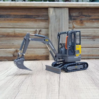 AT 1/32 Scale VOLVO ECR25 Compact Excavator Diecast Model Toy Gift