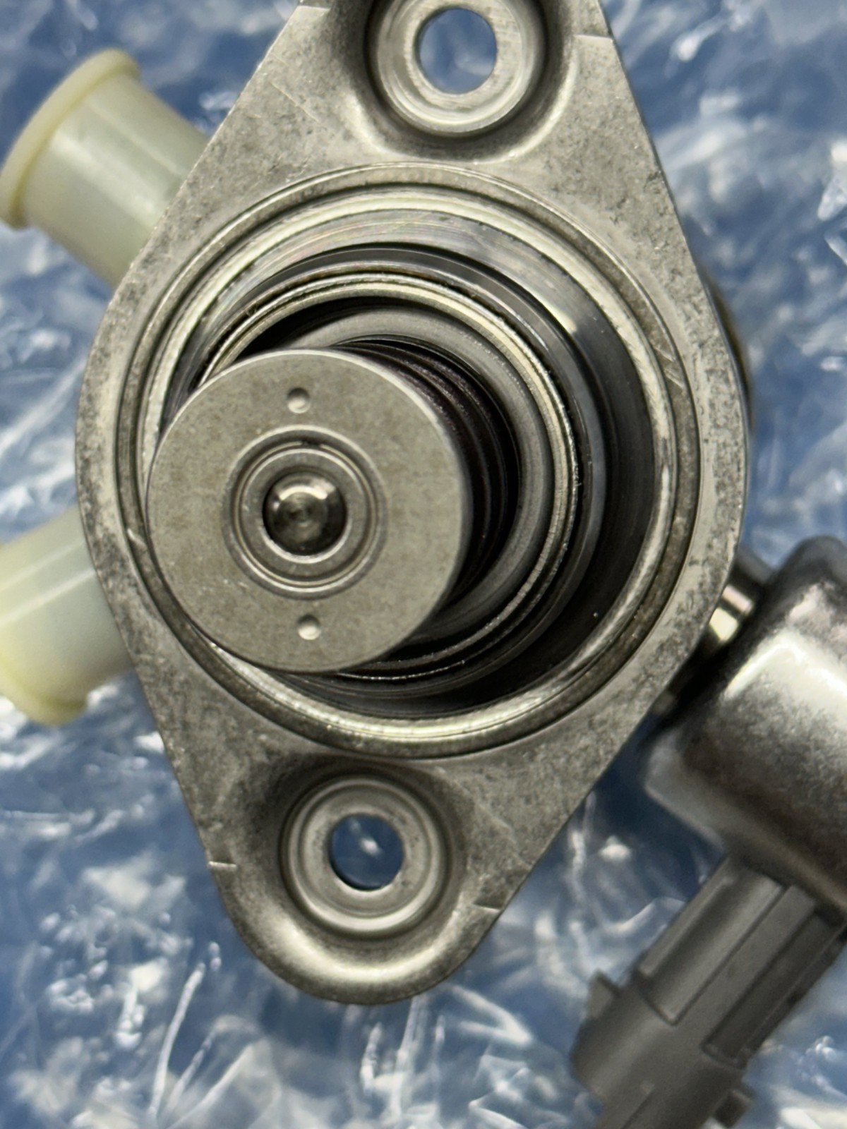 OEM Bosch LR081595 High Pressure Fuel Pump for Jaguar Land Rover 0261520197 NEW thumbnail 4