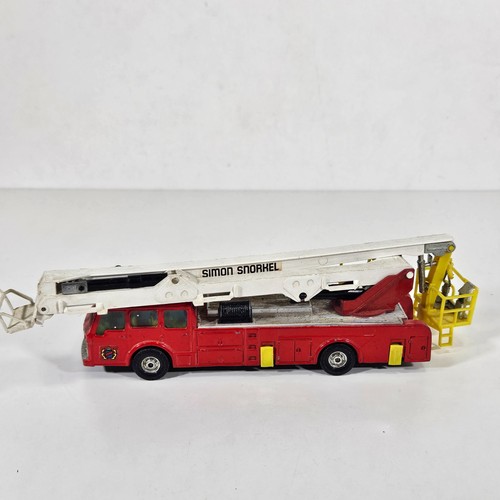 Corgi Toys 1126 Simon Snorkel Fire Engine1977 Dennis Chassis Diecast model unbox - Picture 2 of 13