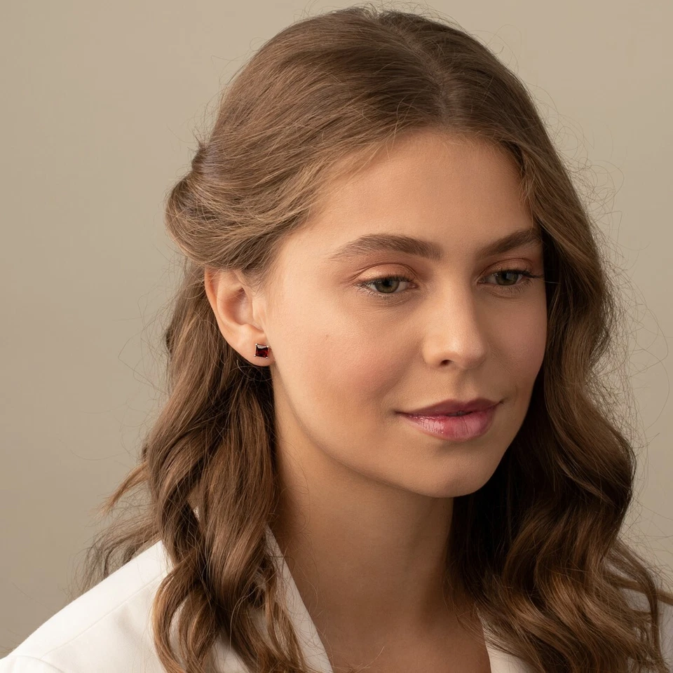 2.67 ct Princess Cut Red Garnet Stud Earrings in 14K White Gold - Image 2 of 4