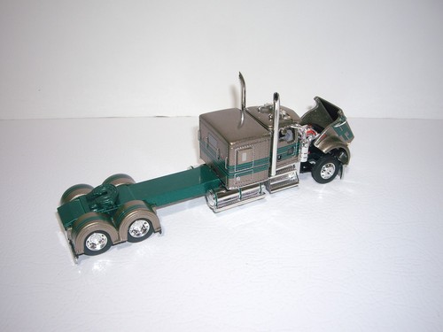 DCP FIRST GEAR 1/64 D&D HAULING KW W900L W/T SLEEPER&SPREAD AXLE MAC COAL DUMP - Imagen 10 de 14