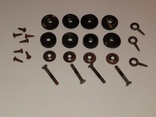 Befestigung (Chassis, Unterbodenplatte, Rückwand) aus Wega Stuttgart 302/502