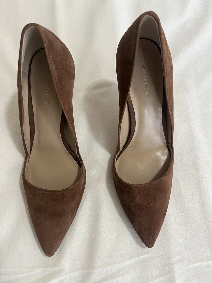 Женские замшевые туфли-лодочки Ann Taylor на каблуке Stilletto коричневые размер 6,5 M с заостренным носком - Изображение 2 из 4