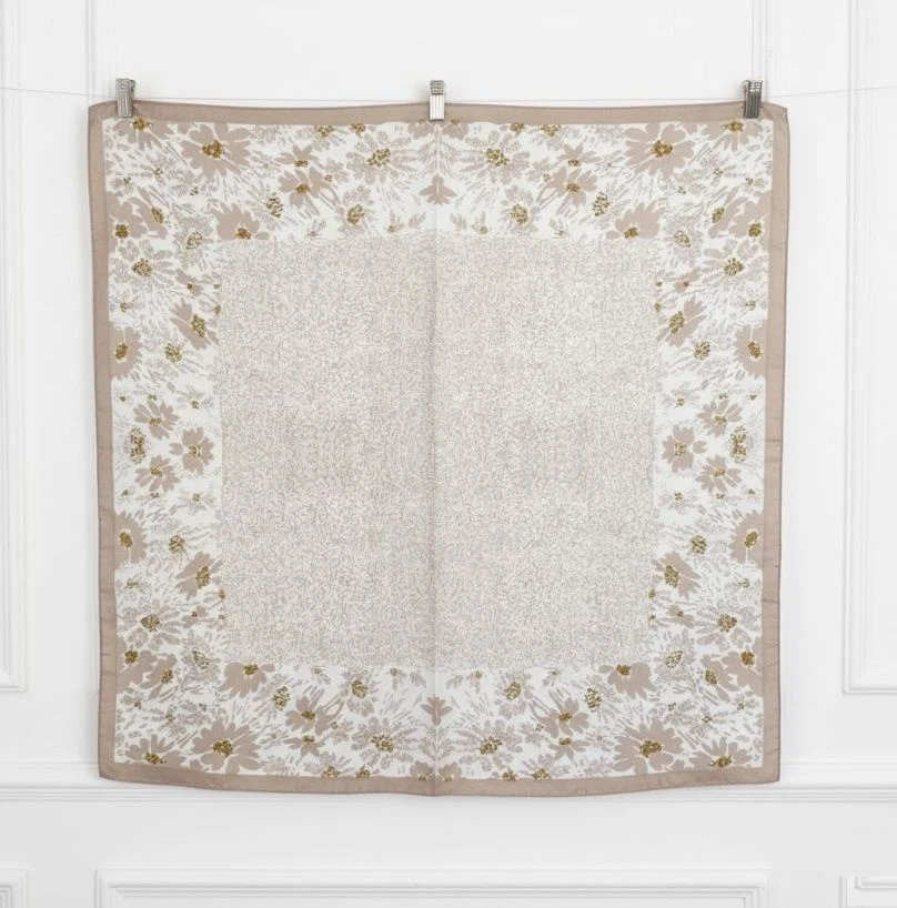 ❤️优雅头巾方形围巾丝质柔软花卉米色金色包裹头巾头发新品 — 第 2/4 张图片