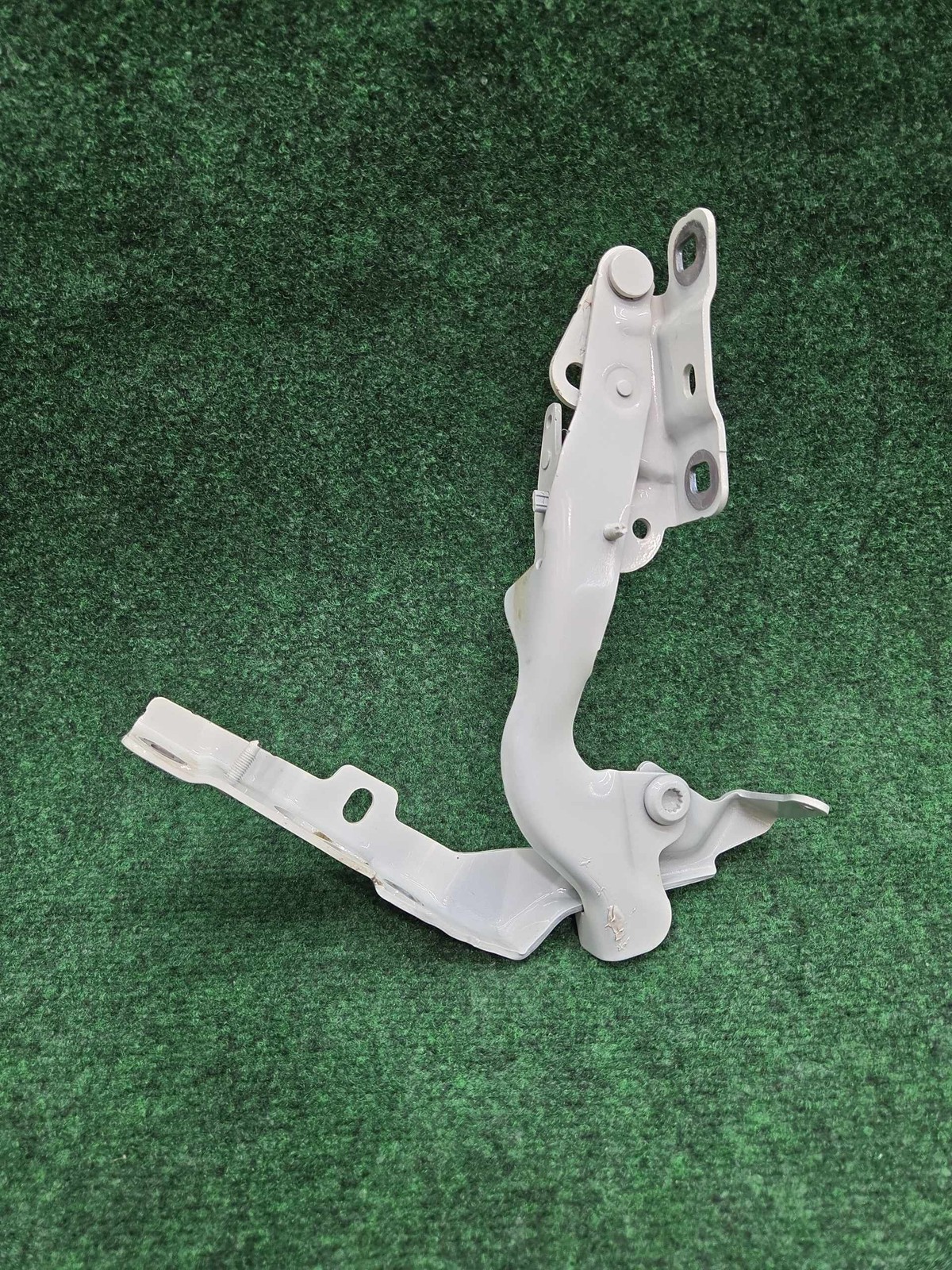 2015-2020 Mercedes Benz Gla 250 Right Front Hood Hinge White 149 Oem A1768800428