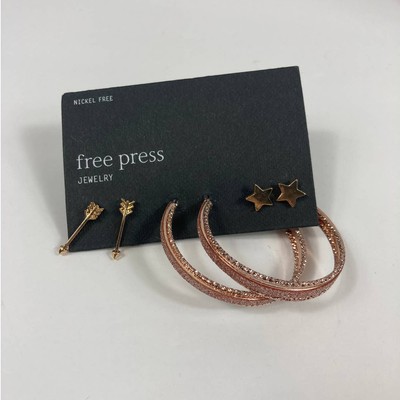 NWT Free Press set of earrings