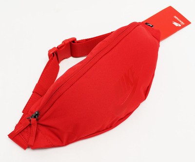 nike sportswear fanny pack